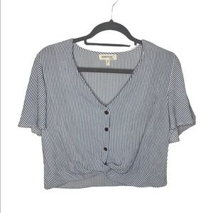 Boutique Navy Blue and White Cropped Button Up Top